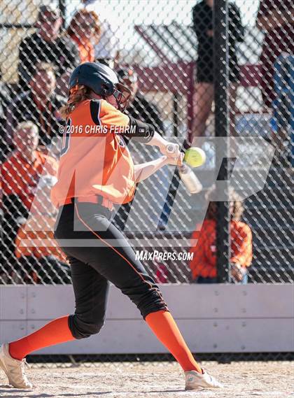 Thumbnail 3 in Pueblo West vs. Erie (CHSAA 4A Quarterfinal) photogallery.