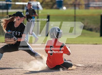 Thumbnail 2 in Pueblo West vs. Erie (CHSAA 4A Quarterfinal) photogallery.