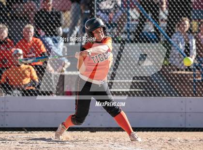 Thumbnail 3 in Pueblo West vs. Erie (CHSAA 4A Quarterfinal) photogallery.