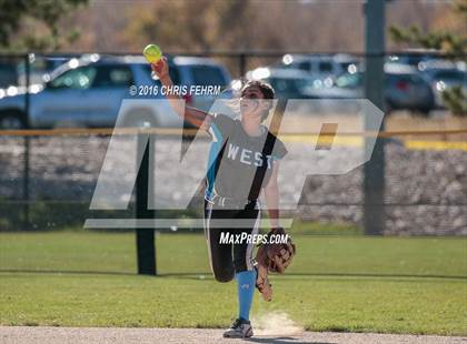 Thumbnail 1 in Pueblo West vs. Erie (CHSAA 4A Quarterfinal) photogallery.