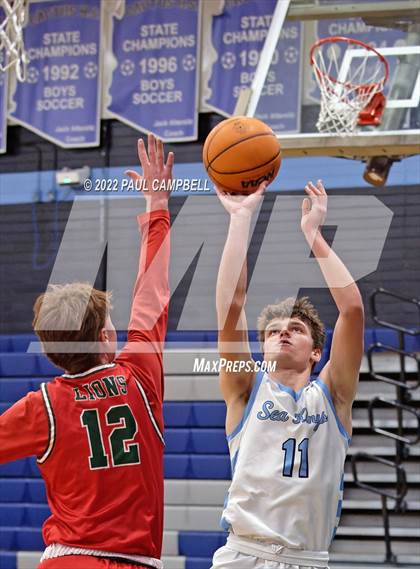 Thumbnail 2 in Corona del Mar vs Alhambra (Winter Hoops Shootout) photogallery.