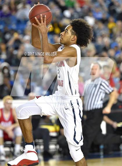 Thumbnail 3 in Nathan Hale vs. Stanwood (WIAA 3A Quarterfinal)  photogallery.