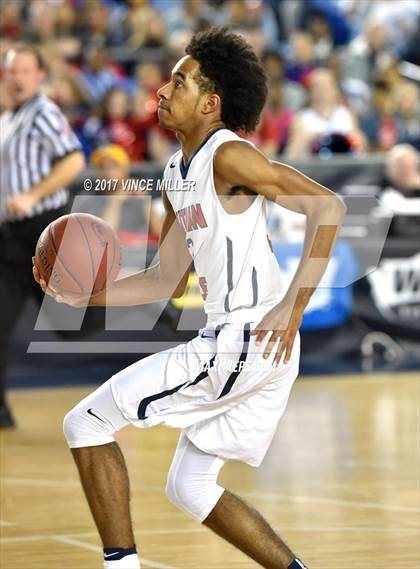 Thumbnail 3 in Nathan Hale vs. Stanwood (WIAA 3A Quarterfinal)  photogallery.