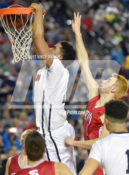 Thumbnail 3 in Nathan Hale vs. Stanwood (WIAA 3A Quarterfinal)  photogallery.