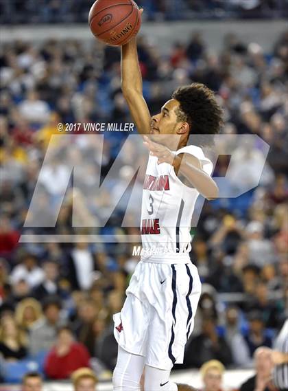 Thumbnail 2 in Nathan Hale vs. Stanwood (WIAA 3A Quarterfinal)  photogallery.