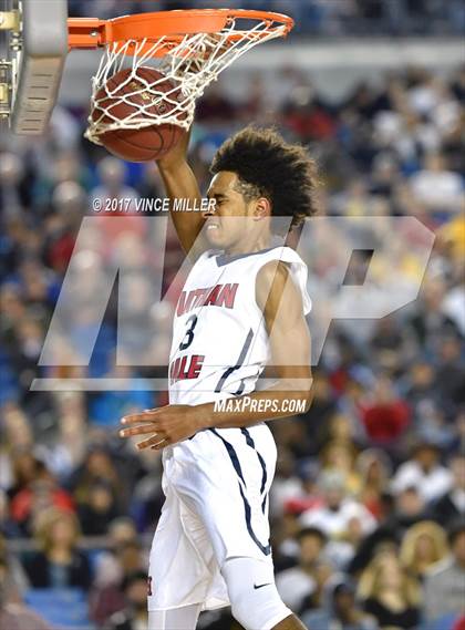 Thumbnail 2 in Nathan Hale vs. Stanwood (WIAA 3A Quarterfinal)  photogallery.