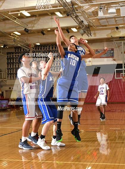 Thumbnail 1 in Christian Brothers vs. Davis (Jesuit JV Tournament) photogallery.