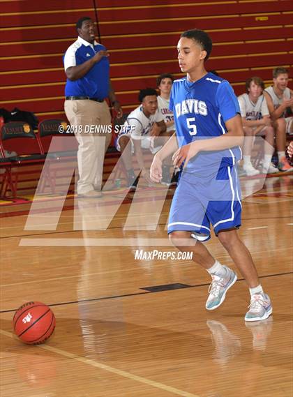 Thumbnail 2 in Christian Brothers vs. Davis (Jesuit JV Tournament) photogallery.