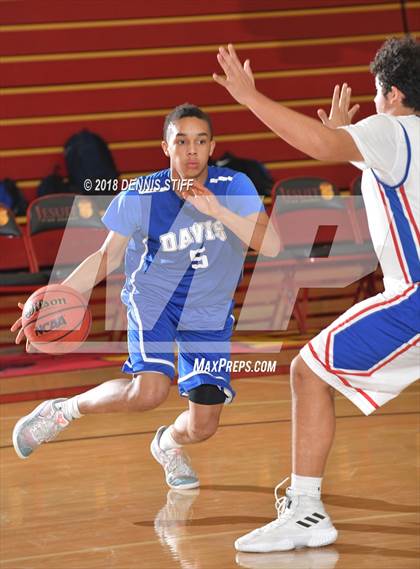 Thumbnail 2 in Christian Brothers vs. Davis (Jesuit JV Tournament) photogallery.