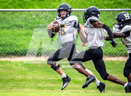 Thumbnail 3 in Hendersonville vs. Mount Juliet (Mount Juliet Scrimmage) photogallery.