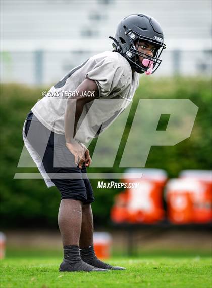 Thumbnail 2 in Hendersonville vs. Mount Juliet (Mount Juliet Scrimmage) photogallery.