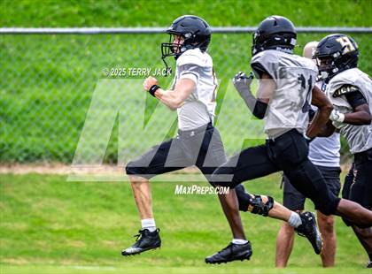 Thumbnail 2 in Hendersonville vs. Mount Juliet (Mount Juliet Scrimmage) photogallery.