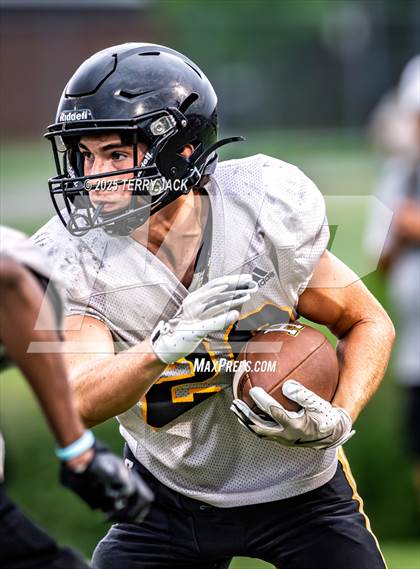 Thumbnail 2 in Hendersonville vs. Mount Juliet (Mount Juliet Scrimmage) photogallery.