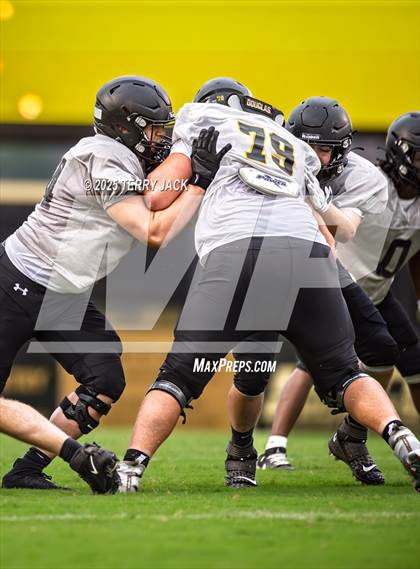 Thumbnail 2 in Hendersonville vs. Mount Juliet (Mount Juliet Scrimmage) photogallery.