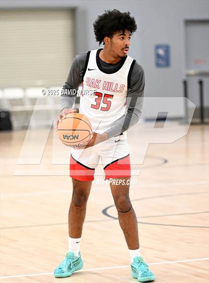 Thumbnail 2 in Oak Hills v Arcadia (SCIBCA Cali Live NCAA Viewing Tournament) photogallery.