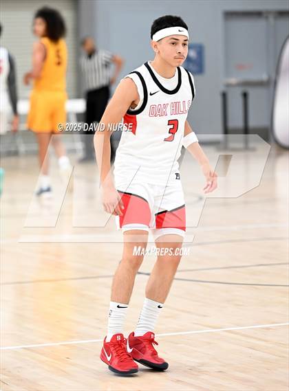 Thumbnail 2 in Oak Hills v Arcadia (SCIBCA Cali Live NCAA Viewing Tournament) photogallery.