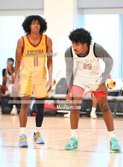 Thumbnail 2 in Oak Hills v Arcadia (SCIBCA Cali Live NCAA Viewing Tournament) photogallery.