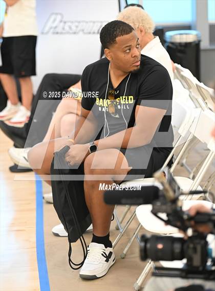 Thumbnail 1 in Oak Hills v Arcadia (SCIBCA Cali Live NCAA Viewing Tournament) photogallery.