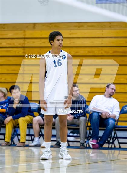 Thumbnail 3 in Fontana vs Dos Pueblos (CIF-SS D4 Round 2 Playoff) photogallery.