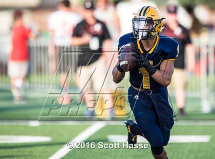 Thumbnail 2 in Canton vs. Fordson (Prep Football Classic) photogallery.