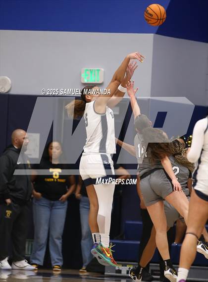 Thumbnail 2 in Bishop O'Dowd @ Sierra Canyon photogallery.