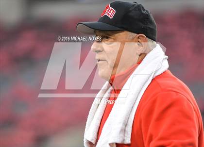 Thumbnail 2 in Steubenville vs. Bishop Hartley (OHSAA Division IV Final)  photogallery.