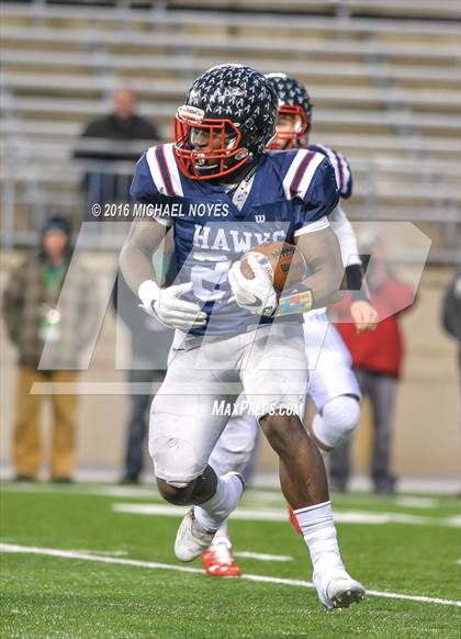 Thumbnail 3 in Steubenville vs. Bishop Hartley (OHSAA Division IV Final)  photogallery.