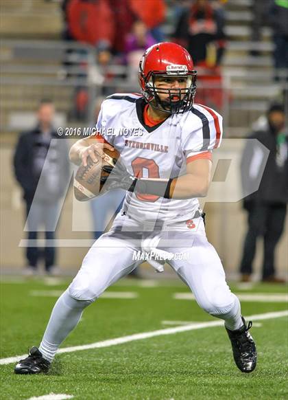 Thumbnail 2 in Steubenville vs. Bishop Hartley (OHSAA Division IV Final)  photogallery.