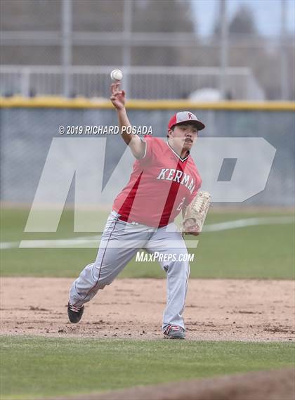 Thumbnail 3 in Kerman @ Selma photogallery.