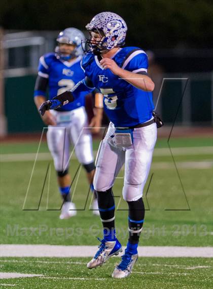 Thumbnail 3 in La Pryor vs. Falls City (UIL A1 D2 Quarterfinal playoffs) photogallery.