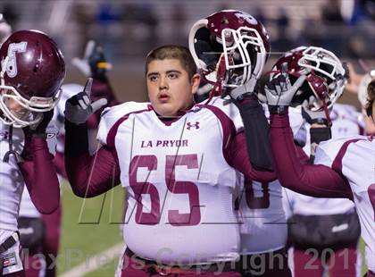 Thumbnail 2 in La Pryor vs. Falls City (UIL A1 D2 Quarterfinal playoffs) photogallery.