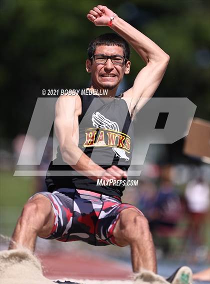 Thumbnail 1 in West Coast Relays photogallery.