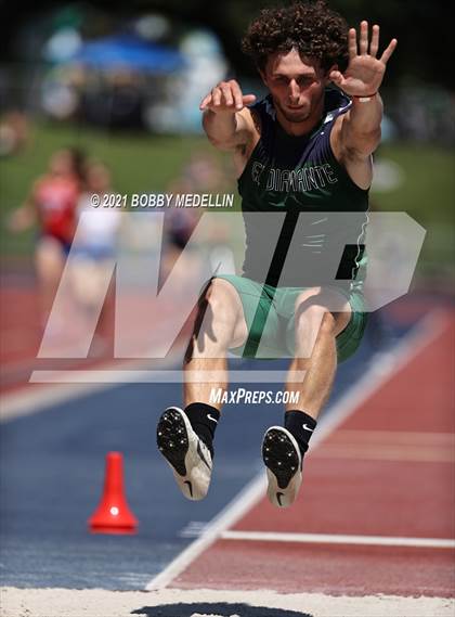 Thumbnail 1 in West Coast Relays photogallery.