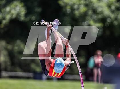 Thumbnail 2 in West Coast Relays photogallery.