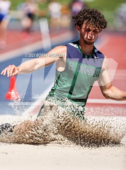 Thumbnail 3 in West Coast Relays photogallery.