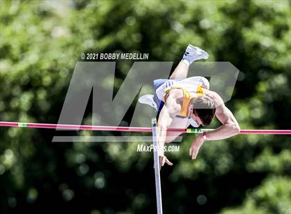 Thumbnail 3 in West Coast Relays photogallery.