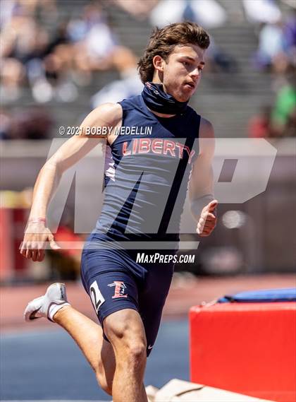 Thumbnail 2 in West Coast Relays photogallery.