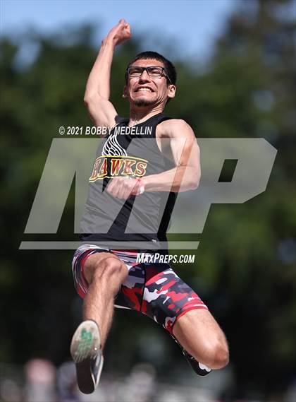 Thumbnail 3 in West Coast Relays photogallery.