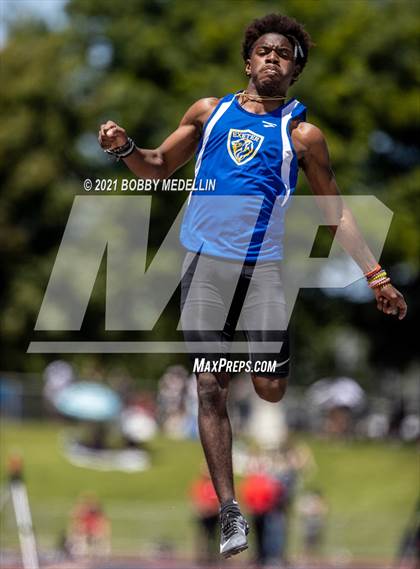 Thumbnail 2 in West Coast Relays photogallery.