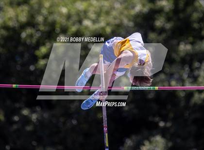 Thumbnail 2 in West Coast Relays photogallery.