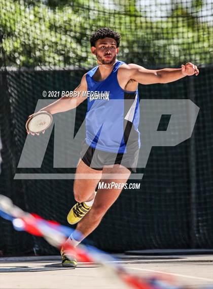 Thumbnail 1 in West Coast Relays photogallery.