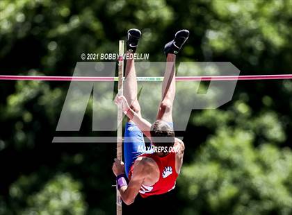 Thumbnail 1 in West Coast Relays photogallery.