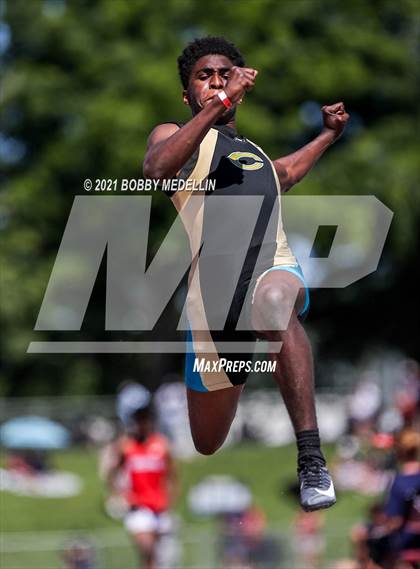Thumbnail 3 in West Coast Relays photogallery.