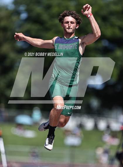 Thumbnail 1 in West Coast Relays photogallery.