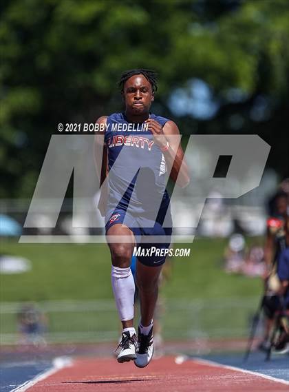 Thumbnail 1 in West Coast Relays photogallery.