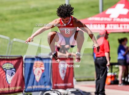 Thumbnail 3 in West Coast Relays photogallery.