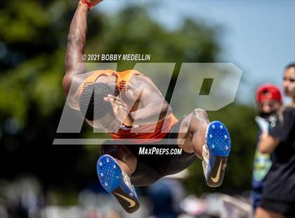 Thumbnail 1 in West Coast Relays photogallery.