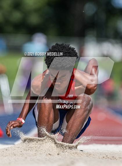 Thumbnail 1 in West Coast Relays photogallery.
