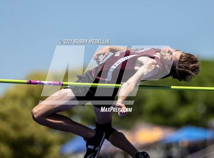 Thumbnail 3 in West Coast Relays photogallery.