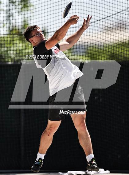 Thumbnail 1 in West Coast Relays photogallery.